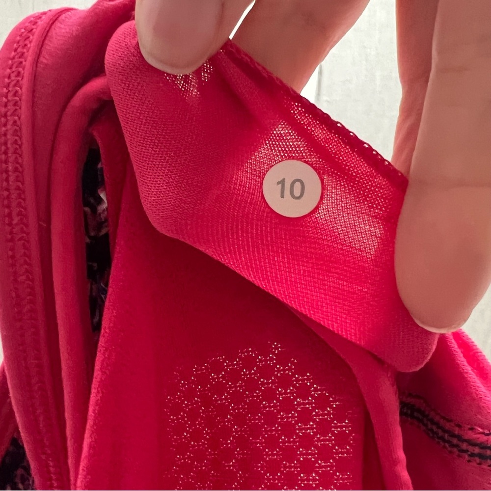 Lululemon Minimalist Tank Top Size 10 Mini Ripple Boom Juice Multi Pink - Picture 4 of 5